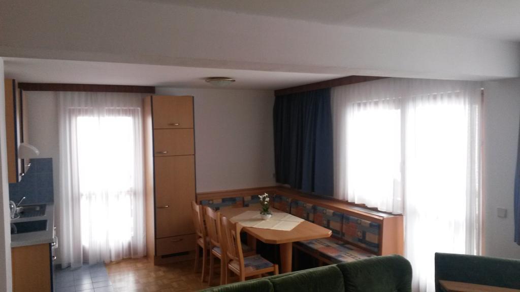Panoramablickhotel - Lakeview Apartments Annenheim Room photo
